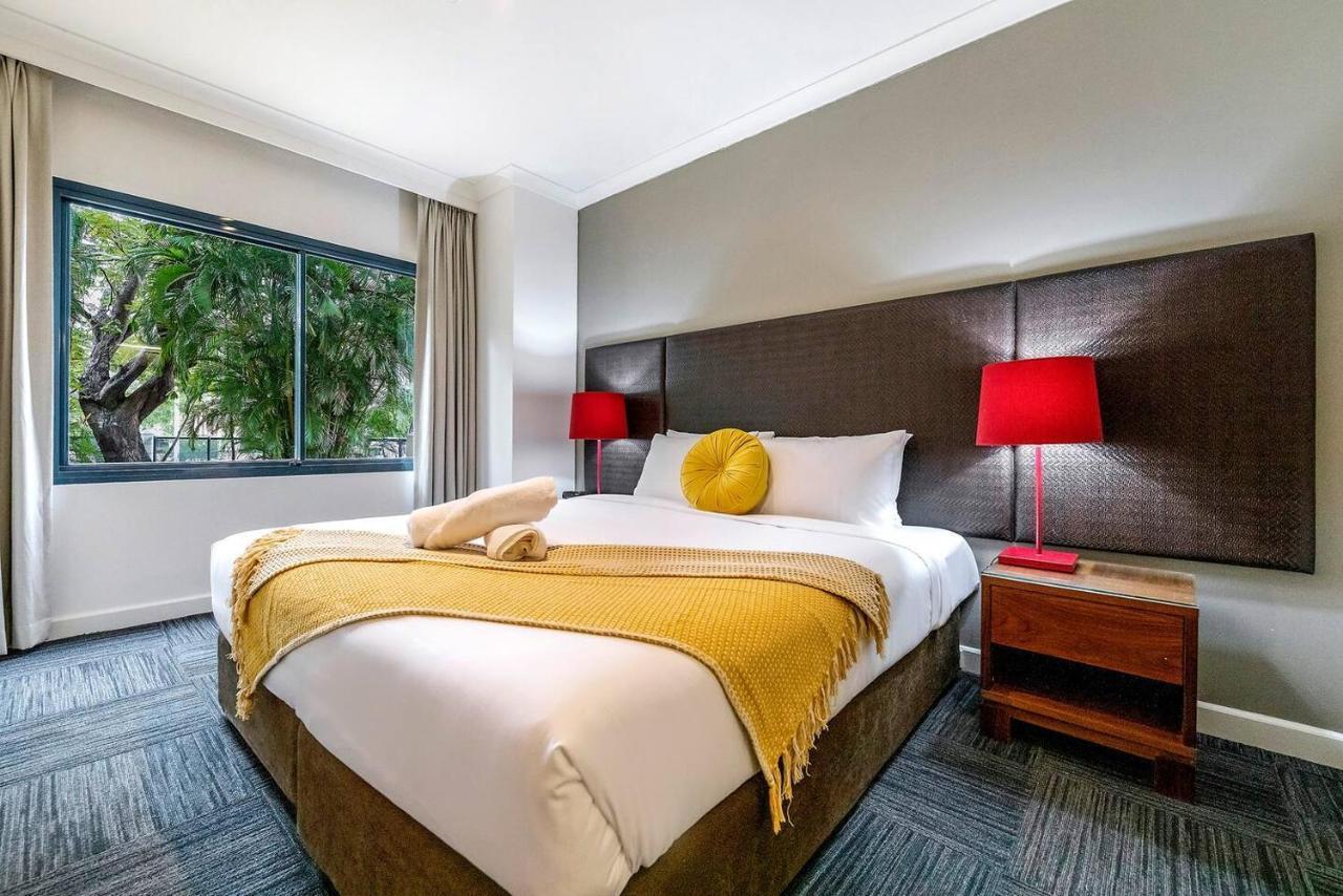 Apartment Harbourside Pool Escape With Leafy Alfresco Patio