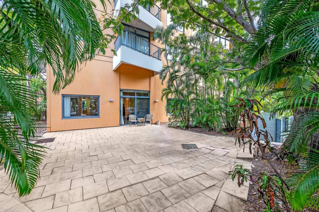 Harbourside Pool Escape With Leafy Alfresco Patio *